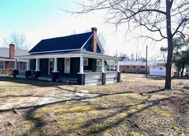 Property at 509 Champlain St, Hamlet, NC 28345, 3 beds, 2 baths