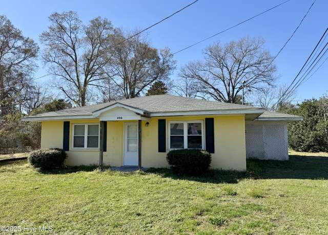 Property at 406 Pine St, New Bern, NC 28560, 2 beds, 1 bath