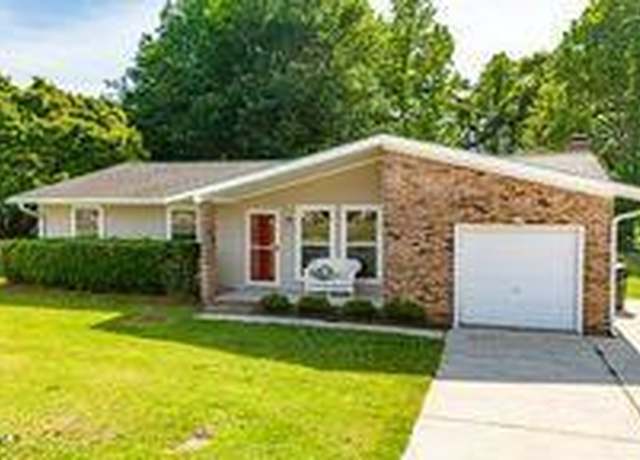 Property at 2 Cherokee Dr, Hubert, NC 28539, 3 beds, 2 baths
