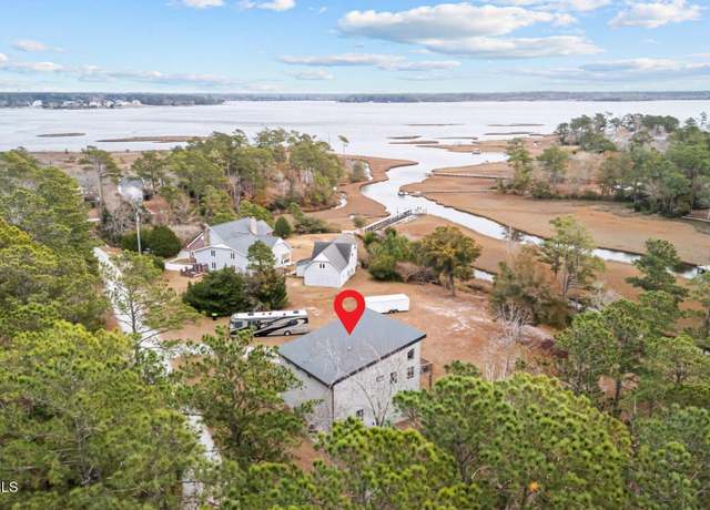 Property at 515 Harvest Pl, Swansboro, NC 28584, 2 beds, 2.5 baths