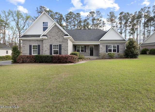 Property at 354 Crown Pointe Dr, Hampstead, NC 28443, 3 beds, 3 baths