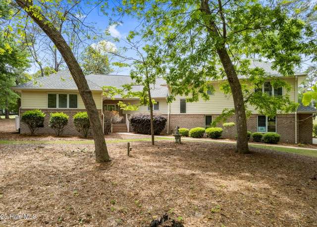 Property at 255 Genoes Point Rd SW, Supply, NC 28462, 3 beds, 2.5 baths