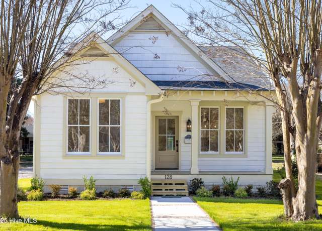 Property at 128 E Gale St, Edenton, NC 27932, 3 beds, 2 baths