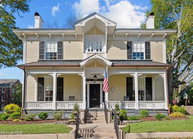 Property at 626 W Main St, Washington, NC 27889, 4 beds, 3 baths