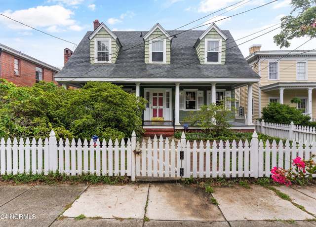 Property at 418 Orange St, Wilmington, NC 28401, 3 beds, 2.5 baths