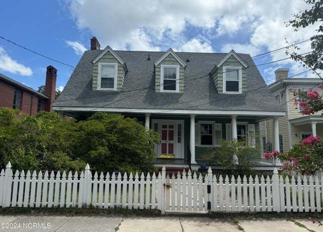 Property at 418 Orange St, Wilmington, NC 28401, 3 beds, 2.5 baths