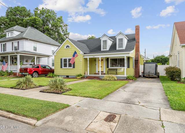 Property at 808 Cedar St, Elizabeth City, NC 27909, 3 beds, 2 baths