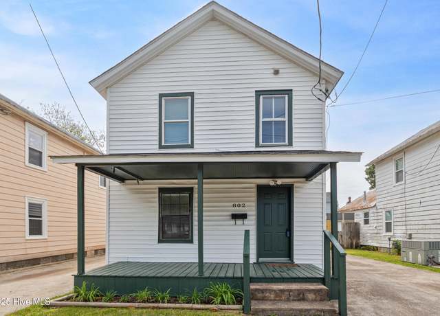 Property at 802 2nd St, Elizabeth City, NC 27909, 3 beds, 2 baths