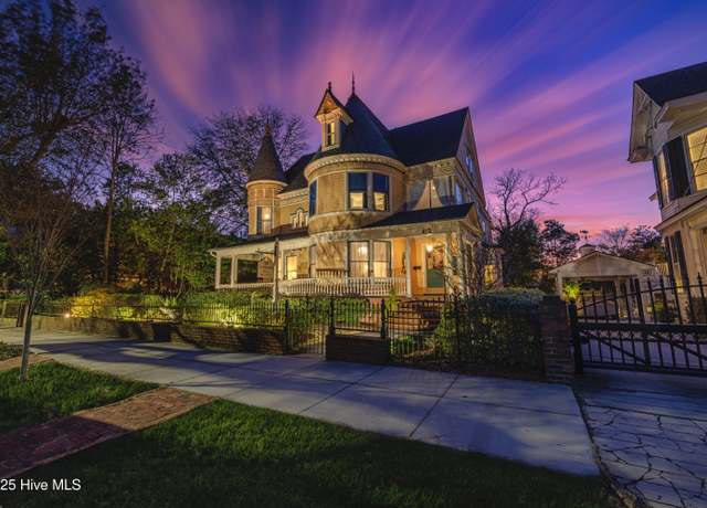 Property at 412 S 3rd St, Wilmington, NC 28401, 8 beds, 8.5 baths