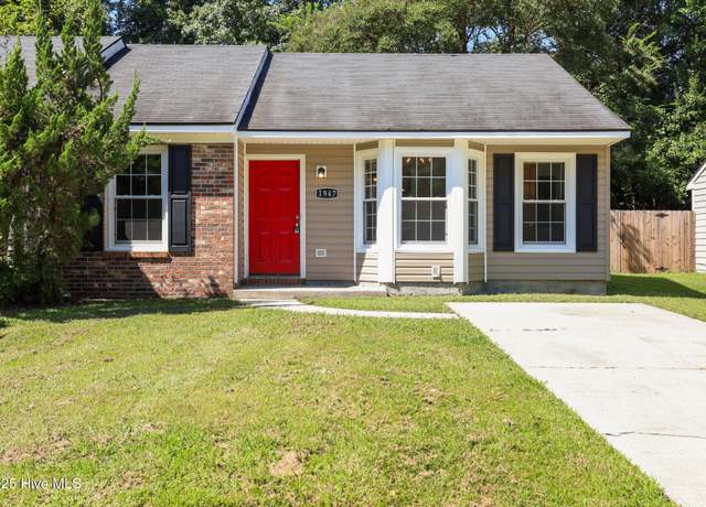 Property at 1947 Rolling Ridge Dr, Midway Park, NC 28544, 2 beds, 2 baths