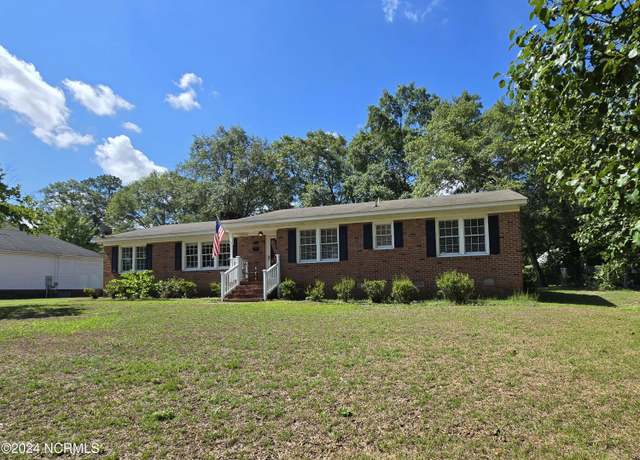 Property at 2012 Pinedale Rd, Rockingham, NC 28379, 4 beds, 2.5 baths