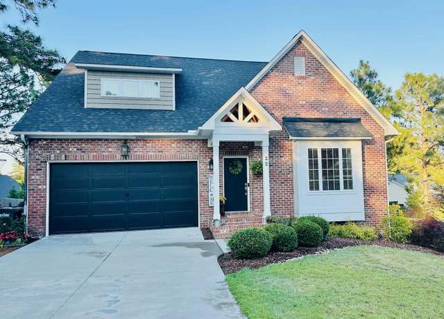 Property at 22 Calhoun Ln, Pinehurst, NC 28374, 4 beds, 2.5 baths