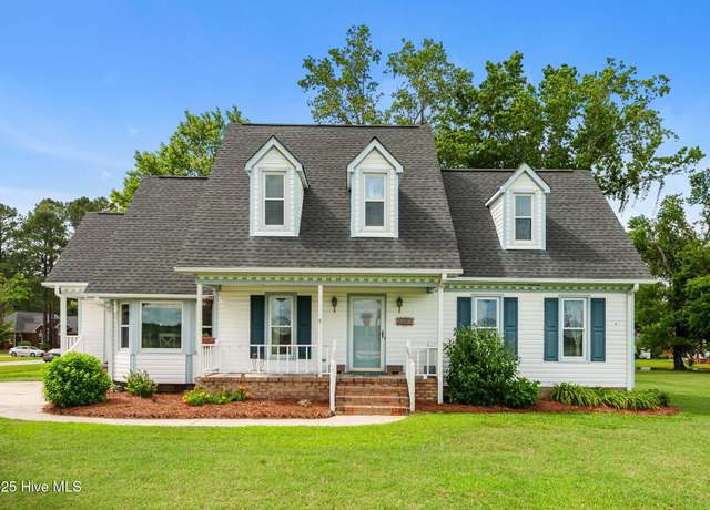 Property at 3389 Davie St, Winterville, NC 28590, 4 beds, 2.5 baths