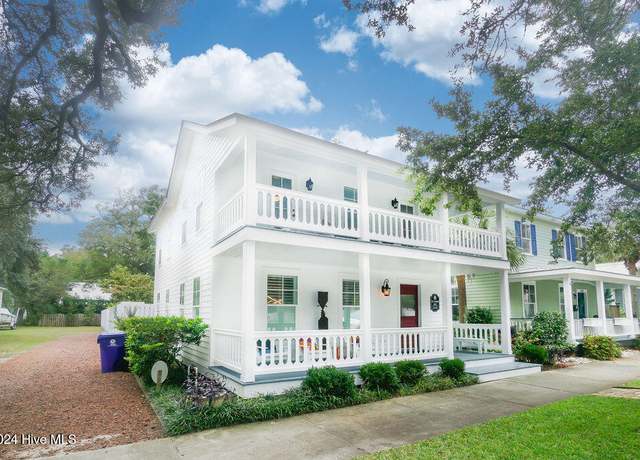 Property at 313 E Moore St, Southport, NC 28461, 5 beds, 5.5 baths