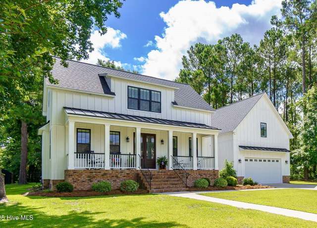 Property at 2108 Hidden Harbor Dr, New Bern, NC 28562, 4 beds, 3.5 baths