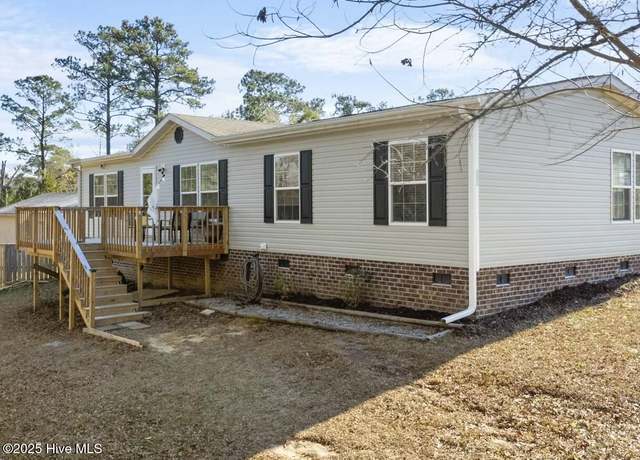 Property at 127 Youpon Dr, Hubert, NC 28539, 3 beds, 2 baths