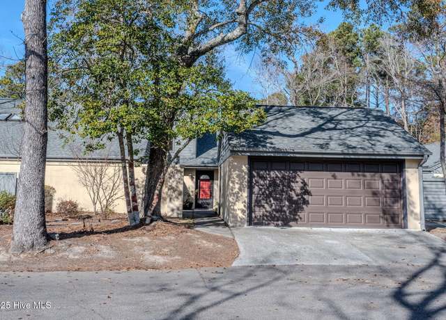 Property at 1435 Villa Pl E, Wilmington, NC 28409, 3 beds, 3 baths