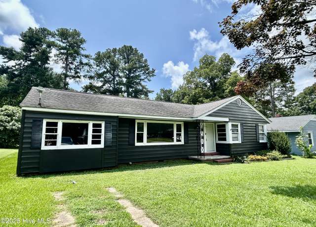 Property at 216 W 10th St, Scotland Neck, NC 27874, 3 beds, 1.5 baths