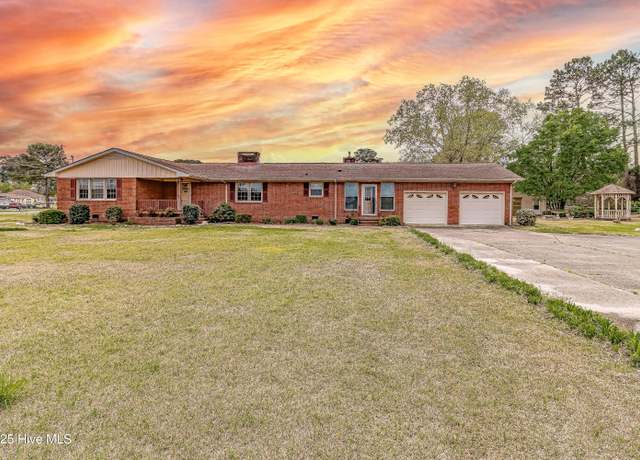 Property at 790 E New Hope Rd, Goldsboro, NC 27534, 3 beds, 2.5 baths