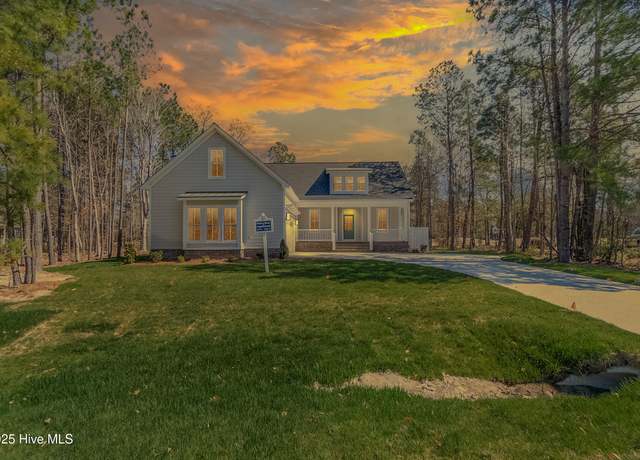Property at 172 Roanoke Dr, Hertford, NC 27944, 4 beds, 3 baths