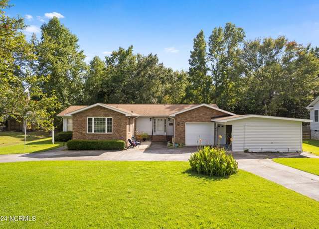 Property at 51 Fairway Dr, Shallotte, NC 28470, 3 beds, 2 baths