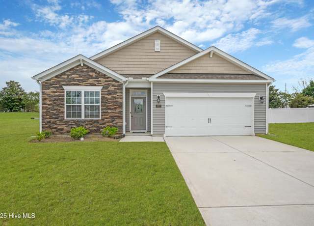 Property at 3621 Corinth Dr, Greenville, NC 27834, 4 beds, 2 baths