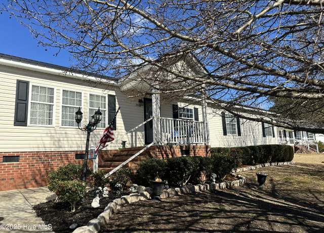 Property at 2910 Laurel Ridge Ln, Kinston, NC 28504, 3 beds, 2 baths