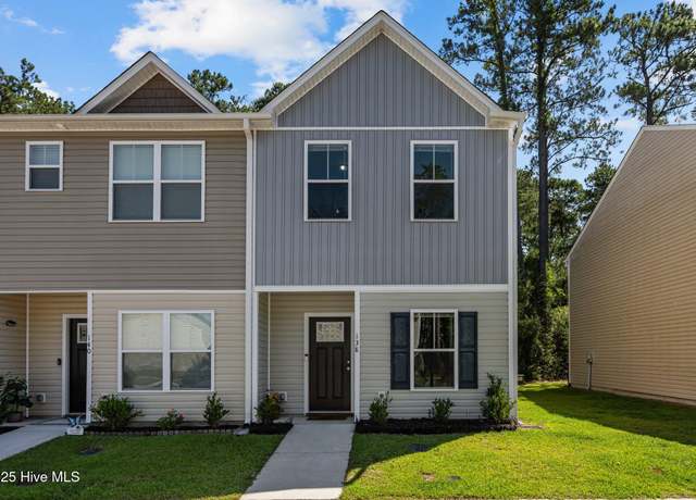 Property at 138 Buckhorn Ave, Holly Ridge, NC 28445, 2 beds, 2.5 baths