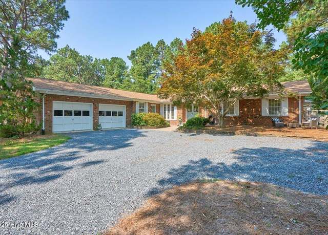 Property at 135 Pine Ridge Dr, Whispering Pines, NC 28327, 3 beds, 3.5 baths