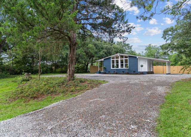 Property at 5302 Autumn Dr, Wilmington, NC 28409, 3 beds, 2 baths
