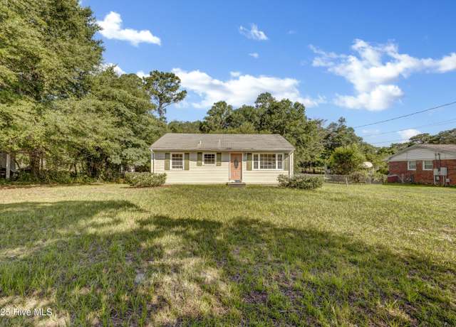Property at 1105 Adelaide Dr, Wilmington, NC 28412, 3 beds, 1 bath