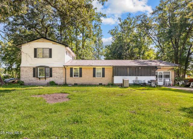 Property at 152 Billy Hudson Rd, Jacksonville, NC 28540, 4 beds, 2 baths
