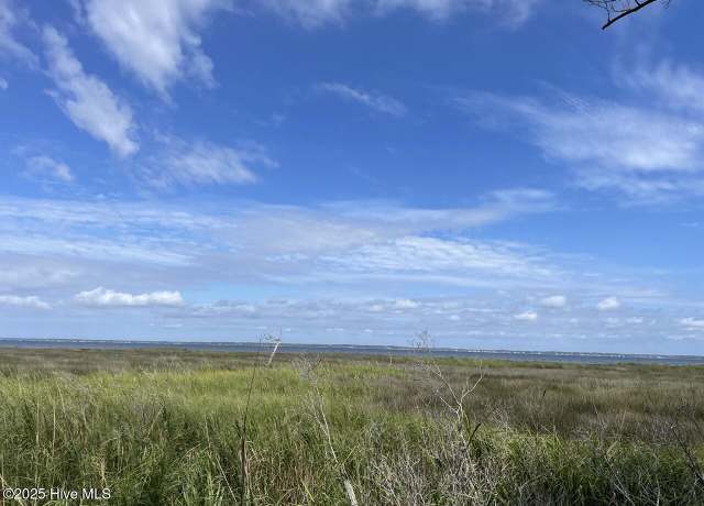 Property at 237 Garbacon Dr, Beaufort, NC 28516