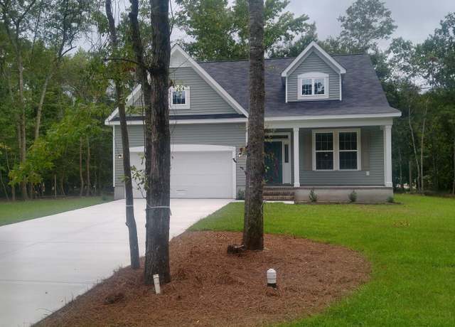 Property at 206 Chateau Dr, New Bern, NC 28560, 4 beds, 2.5 baths