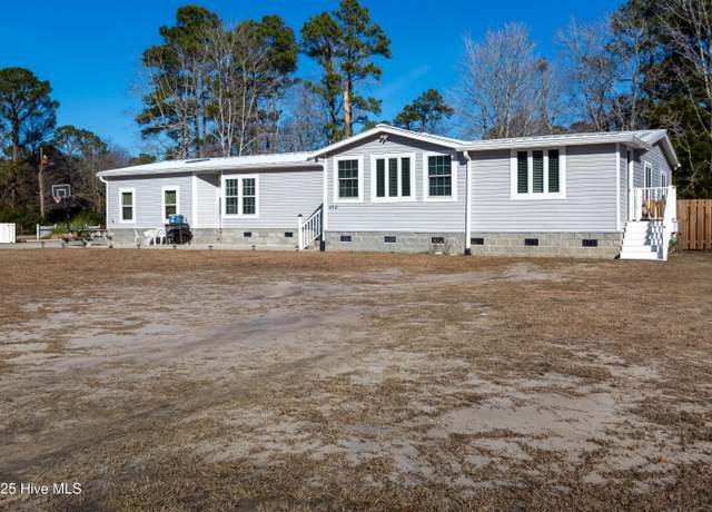 Property at 414 W Branch Dr, Newport, NC 28570, 2 beds, 2.5 baths