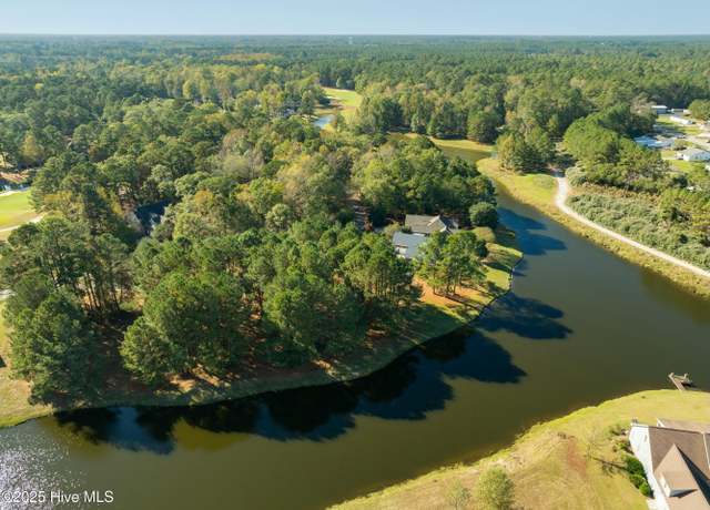 Property at 202 Legacy Woods Dr, Wallace, NC 28466