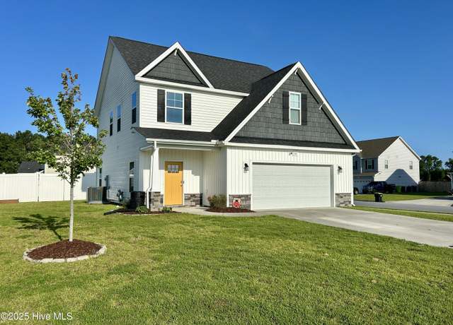 Property at 3011 Dearing Ct, Winterville, NC 28590, 4 beds, 2.5 baths