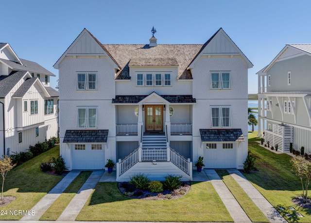 Property at 7 S Waterfront Pl, Hampstead, NC 28443, 5 beds, 3.5 baths