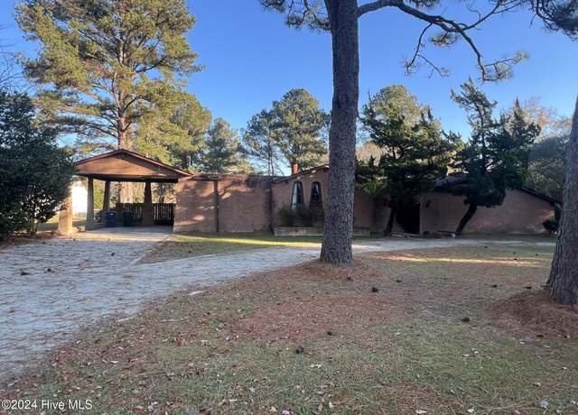 Property at 106 Lake Dr, Washington, NC 27889, 3 beds, 2 baths