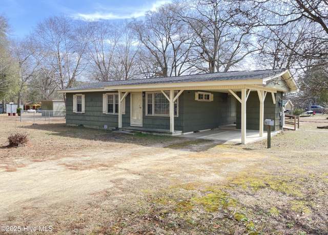 Property at 154 Carter Ave, Garland, NC 28441, 3 beds, 1 bath