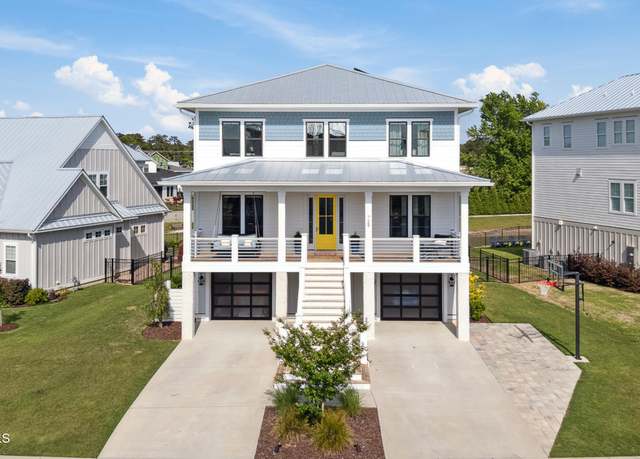 Property at 729 Waterstone Dr, Wilmington, NC 28411, 6 beds, 4 baths