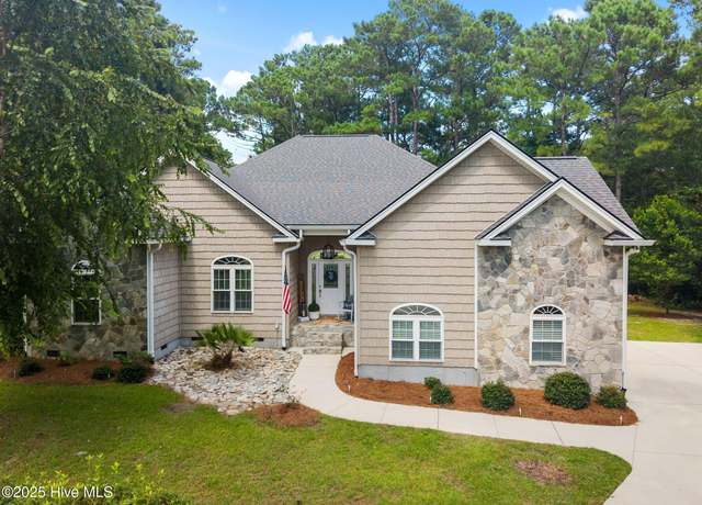 Property at 205 E Loon Ct, Hampstead, NC 28443, 3 beds, 2.5 baths