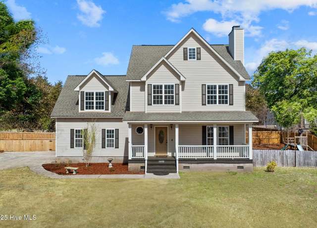 Property at 1652 Chadwick Shores Dr, Sneads Ferry, NC 28460, 4 beds, 2.5 baths