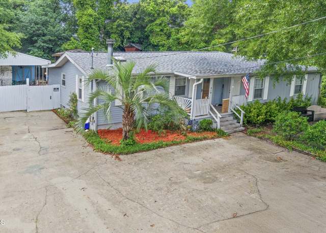 Property at 210 Rutledge Dr, Wilmington, NC 28412, 4 beds, 1.5 baths