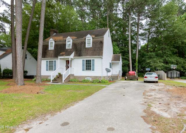 Property at 1705 Parkway St W, Wilson, NC 27893, 3 beds, 2.5 baths