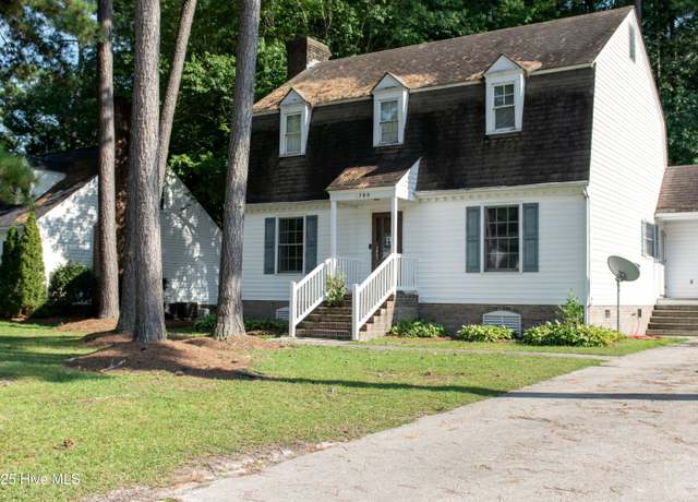 Property at 1705 Parkway St W, Wilson, NC 27893, 3 beds, 2.5 baths