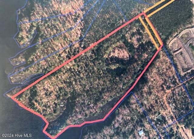 Property at 604 Shorey Dr, Oriental, NC 28571