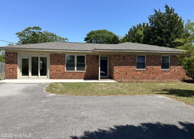 Property at 122 W Brandywine Cir W, Wilmington, NC 28411, 3 beds, 1.5 baths