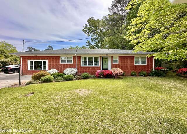 Property at 1604 Crescent Dr, Elizabeth City, NC 27909, 3 beds, 2.5 baths