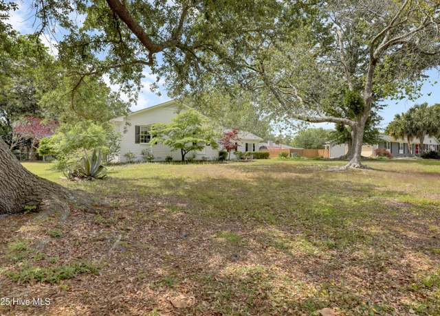 Property at 914 Greenhowe Dr, Wilmington, NC 28409, 5 beds, 2.5 baths